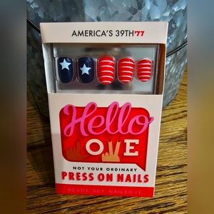 Hello Love press on nails